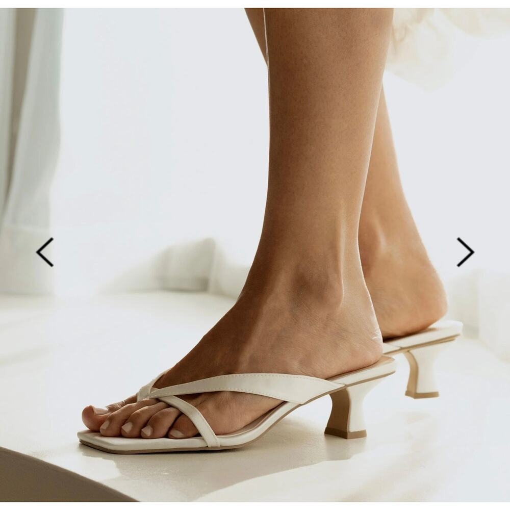 Dolce Vita Brevel True White Satin Kitten Heel Sandals Women’s Size 6.5 - Picture 3 of 8